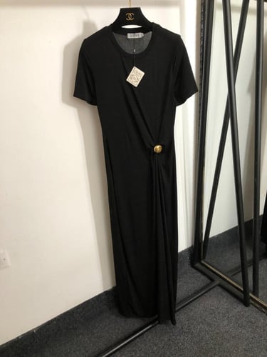 فستان لويفي ببروش الماركه