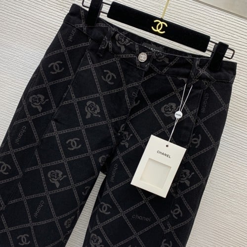 بنطلون شانيل زهرة الكامليا