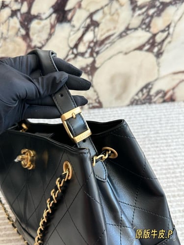 شنطه …CH الفخمه