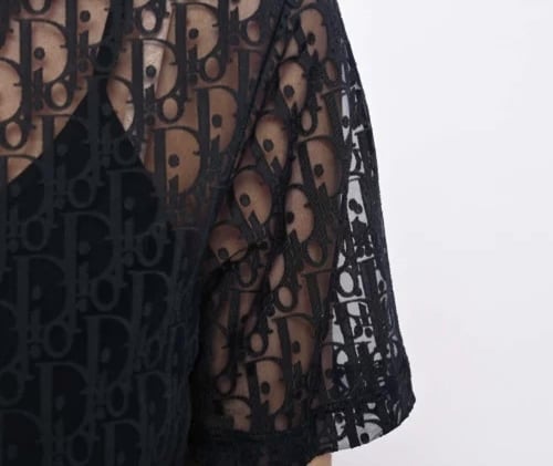 تيشيرت D شفاف مقاس m