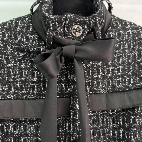 جاكيت شانيل الفخم