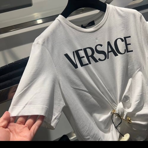 تيشيرت فرزاتشي مع بروش M