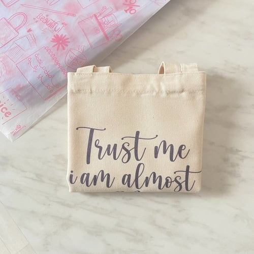 حقيبة كتف بتصميم خاص