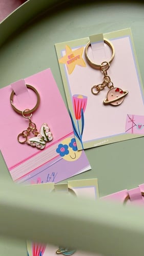 ميداليات مفاتيح منوعة