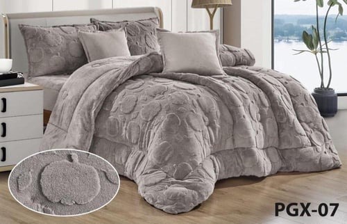 مفرش لاتين يتميز بملمسة الناعم مخمل وفرو دافي نفري...