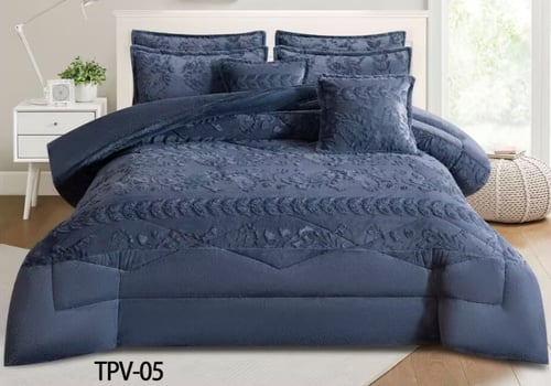 مفرش تلاير السادة بنقشة البازر من المخمل والفرو نا...