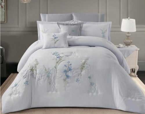 مفرش نور المطرز بورودة الجميلة 9قطع نفرين