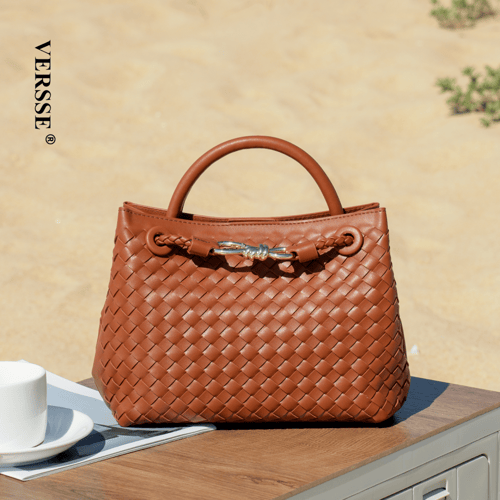 شنطة نسائية مميزة VE012 لون D.BROWN