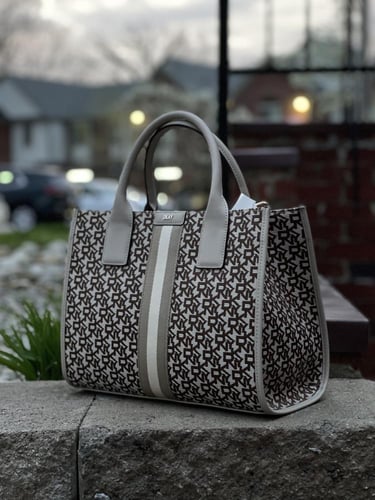 شنطة كروس بودي ماركة دكني