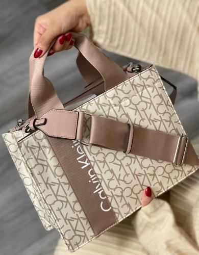 شنطة Tote كالڤن كلاين