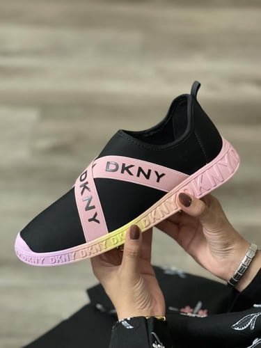 جزمة نسائية دكني