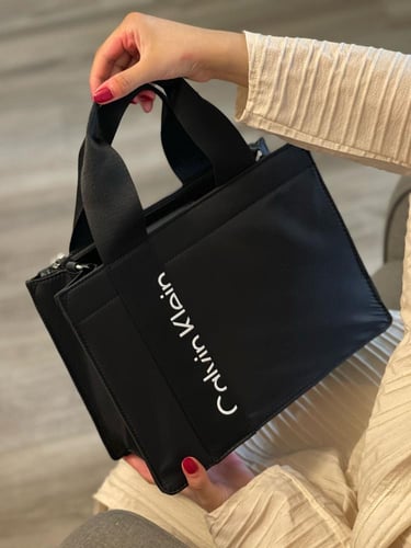 شنطة Tote كالڤن كلاين
