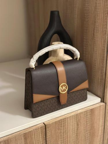 شنطة كروس بودي مايكل كورس