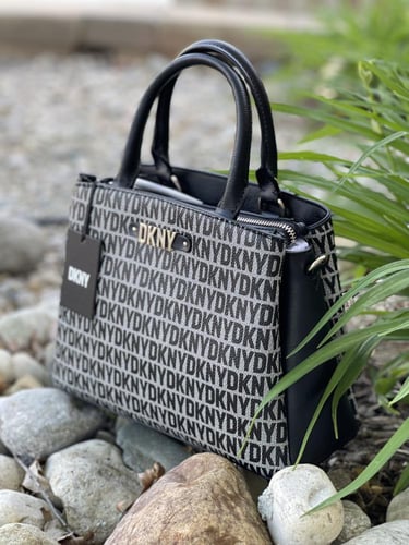 شنطة كروس بودي ماركة دكني