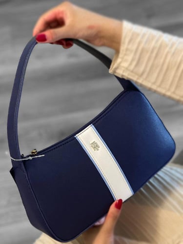 شنطه كتف تومي هلفيغر