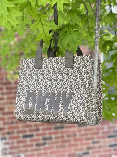 شنطة كروس بودي ماركة دكني