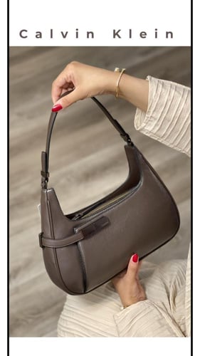 شنطة كتف كالڤن كلاين