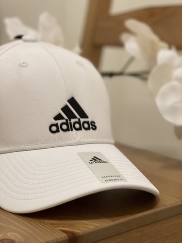 كاب من اديداس