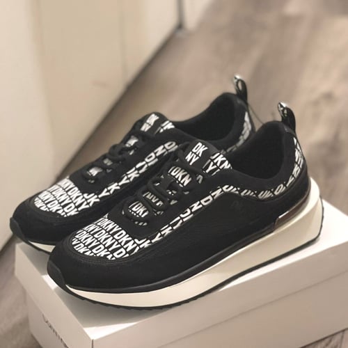 جزمة نسائية دكني