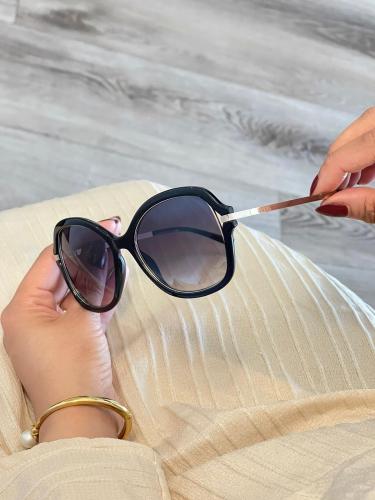 نظاره نسائيه Guess