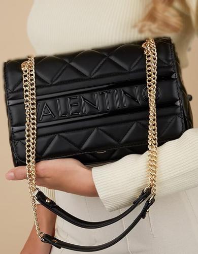 شنطة كروس بودي من فالنتينو