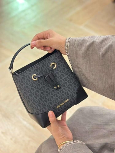 شنطة كروس بودي مايكل كورس