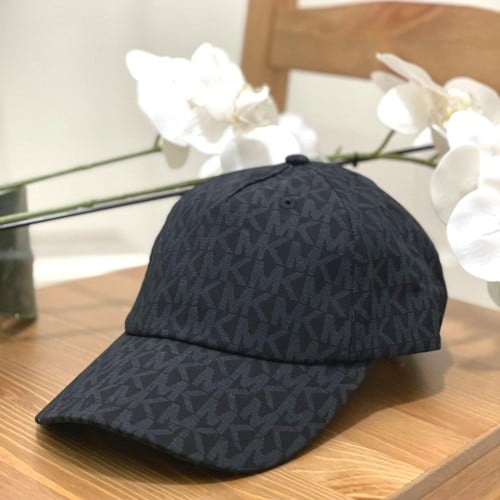 كاب من مايكل كورس