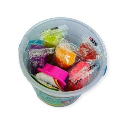 صلصال سطل ملون صغير