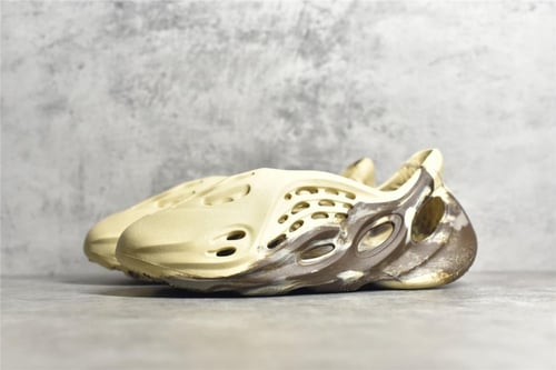 YEEZY FOAM RUNNER "MX Cream Clay"