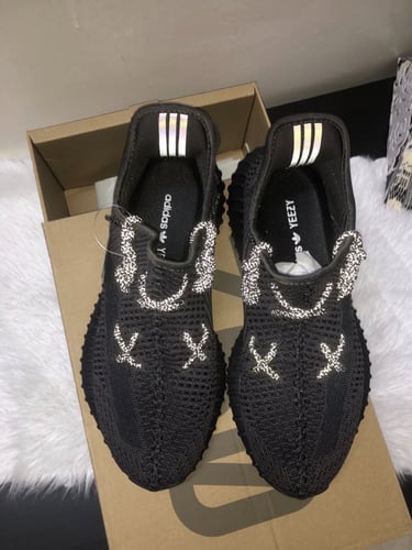 Yeezy Boost 350 V2 'Black' Non-reflective | بلاك ح...
