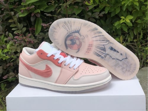 Air Jordan 1 low the mighty swooshers pink