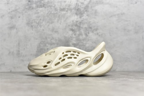 YEEZY FOAM RUNNER "sand"