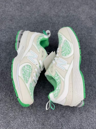 New Balance GANNI x 2002r 'Turtledove'