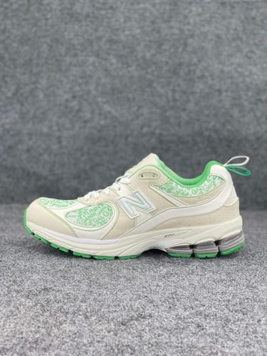 New Balance GANNI x 2002r 'Turtledove'