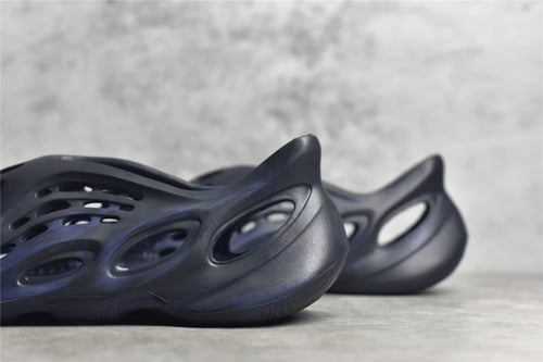 Yeezy Foam Runner "Mineral Blue"