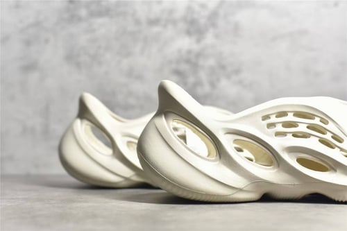 YEEZY FOAM RUNNER "ararat"