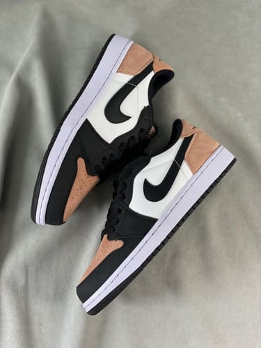 Air Jordan 1 Retro Low OG GS 'Bleached Coral'