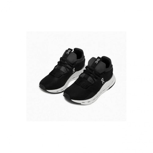 حذاء أون رانينغ كلاودنوفا أسود أبيض