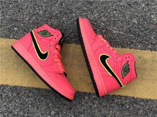 Jordan 1 Retro High Hot Punch