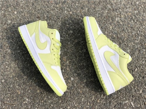 Air Jordan 1 Low SE "Limelight"