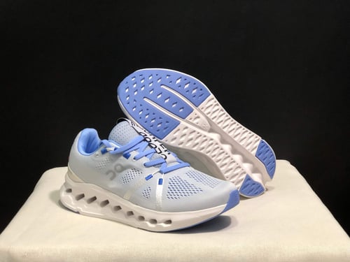 حذاء أون رانينغ كلاودسيرفر أزرق فاتح