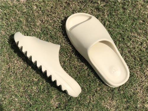 Yeezy Slides 'Bone'