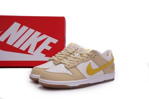 Nike Dunk Low "Lemon Drop"