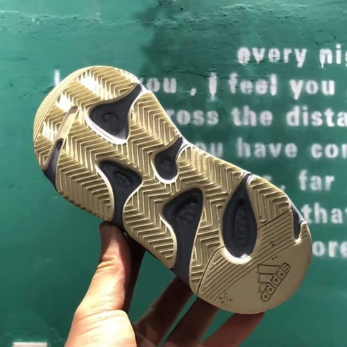 Yeezy Boost 700 'Inertia' Kids اطفال