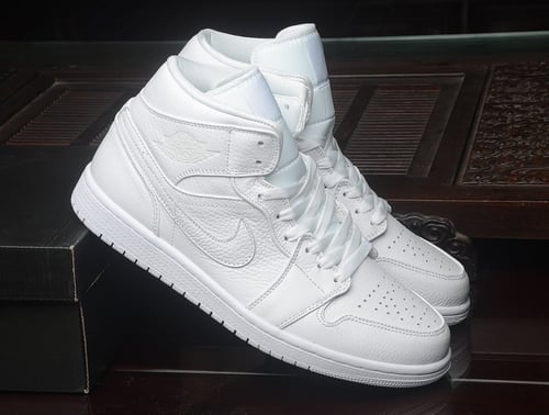 Nike Air Jordan 1 Mid Triple White