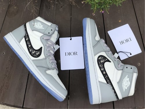 Air Jordan 1 Retro High Dior