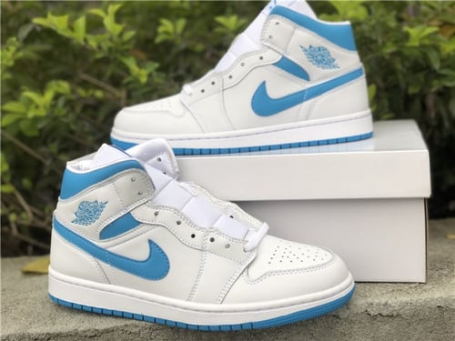 Air Jordan 1 MID WMNS "UNC"
