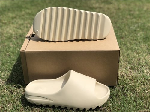 Yeezy Slides 'Bone'
