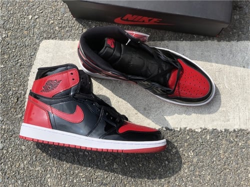 Air Jordan 1 RETRO HIGH OG "Bred"