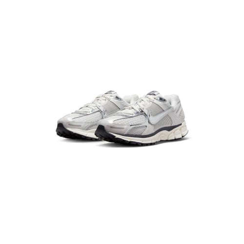 Nike VOMERO 5 "Metallic Silver"